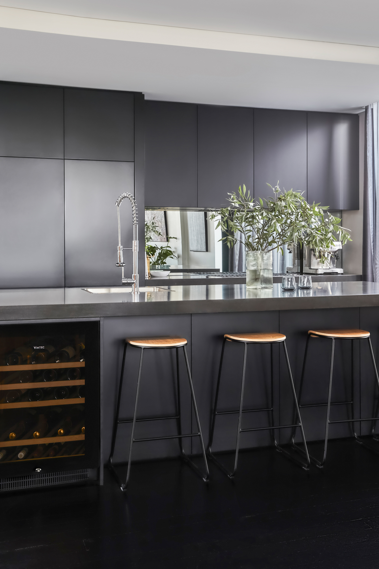 black modern kitchen Sydney