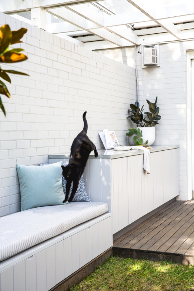 Hamptons style outdoor kitchen