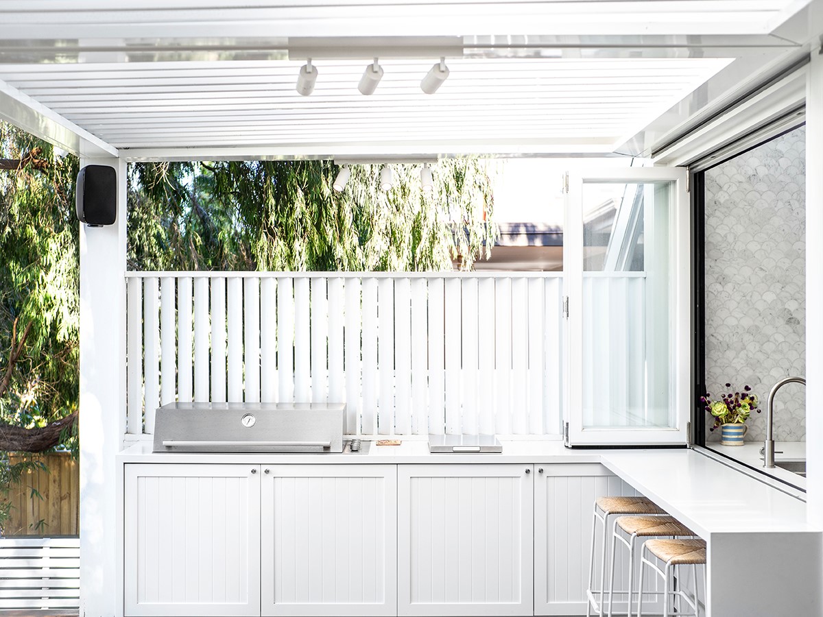 Hamptons style outdoor kitchen