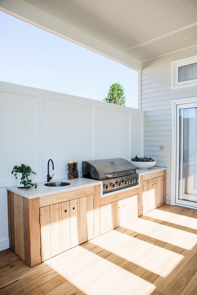 How to design an outdoor kitchen 