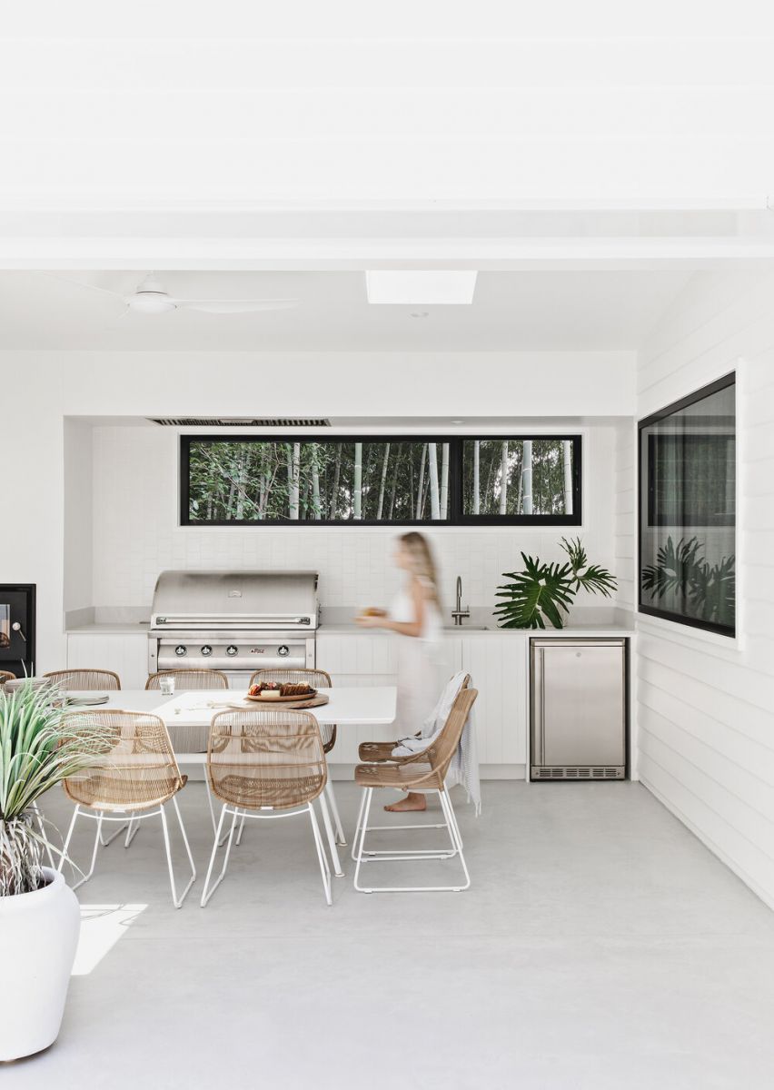 Hamptons style outdoor kitchen