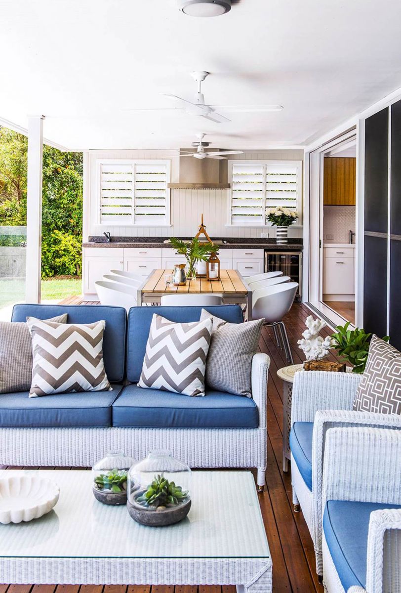 Outdoor alfresco kitchen