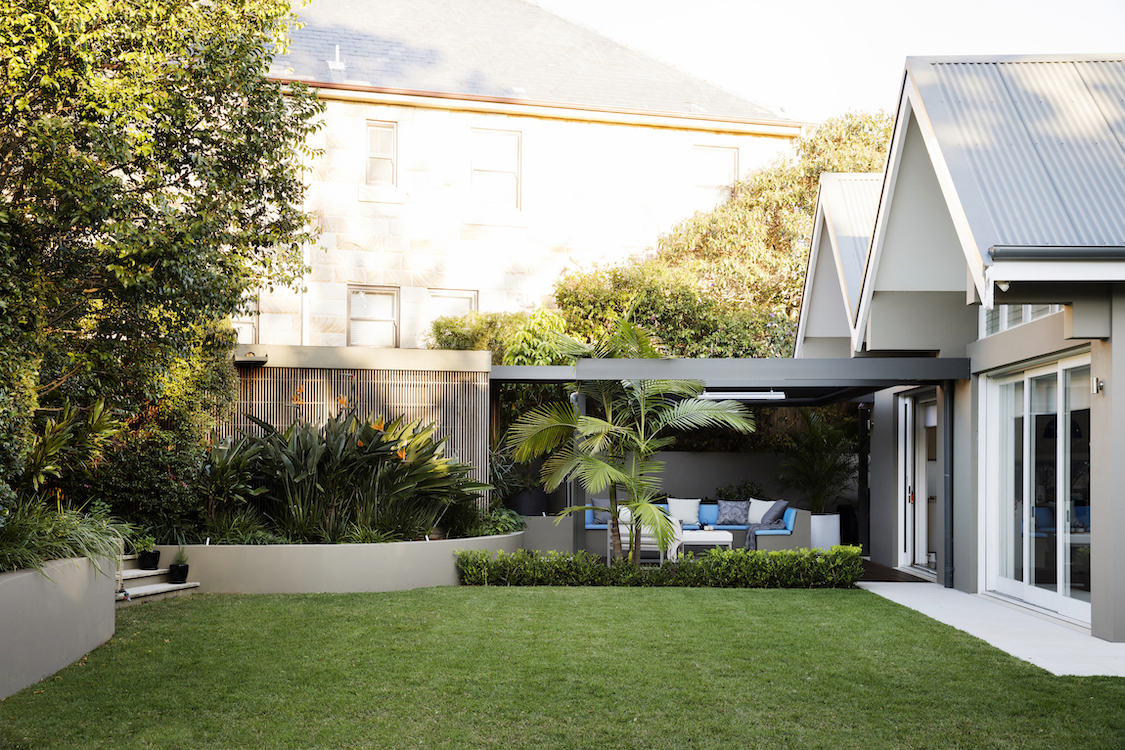 Outdoor alfresco kitchen