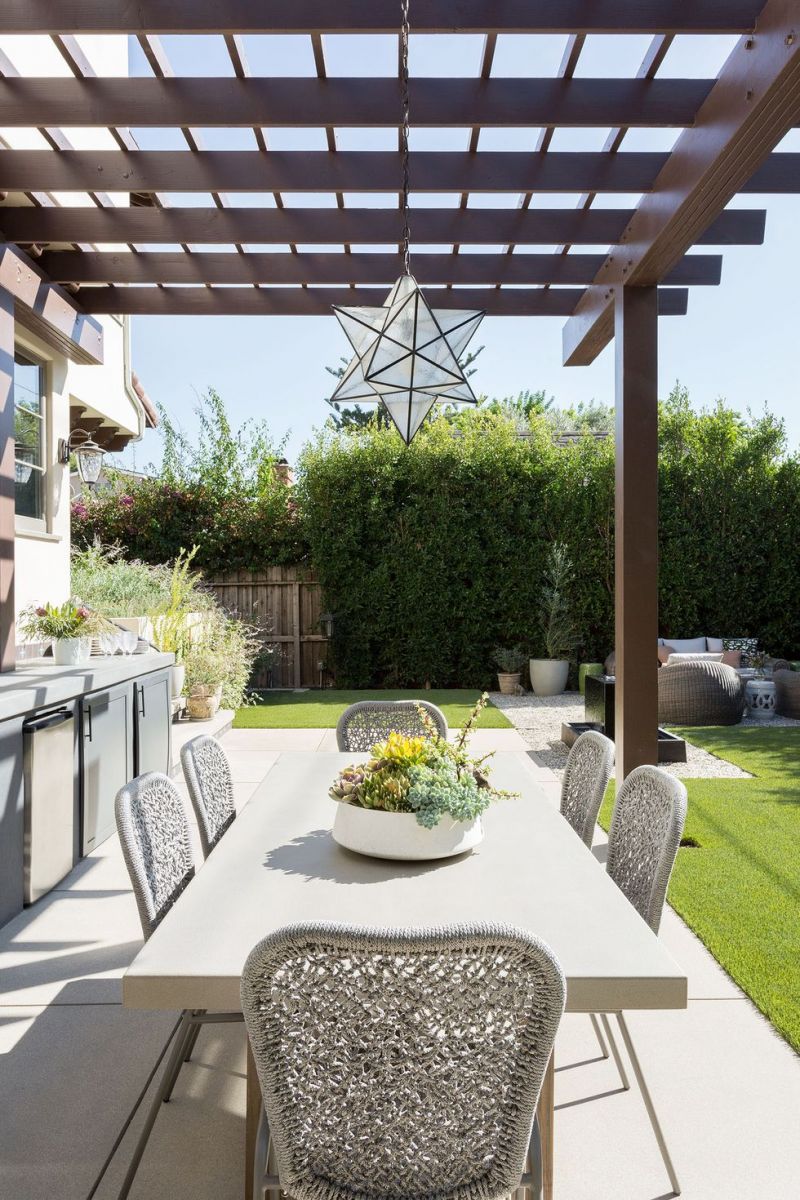 Outdoor alfresco kitchen