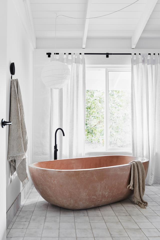 Types of bathtubs