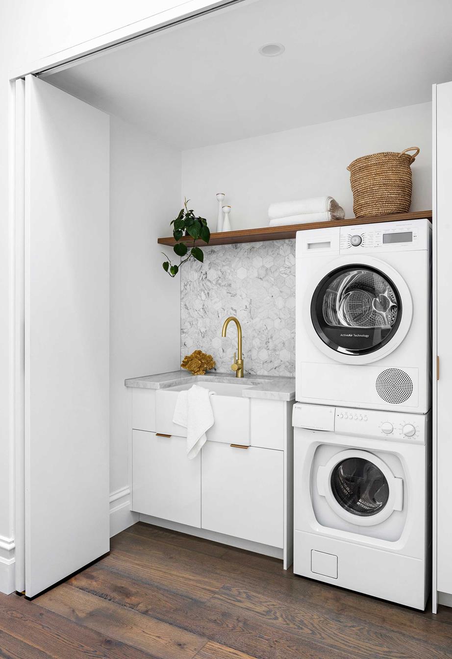 20 Small Laundry Renovation Ideas   Balnei & Colina